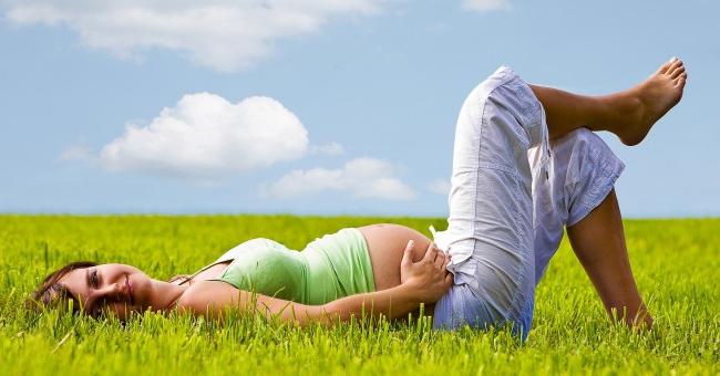 प्रारंभिक अवस्था में गर्भावस्था के लक्षणों को कैसे देखा जा सकता है?