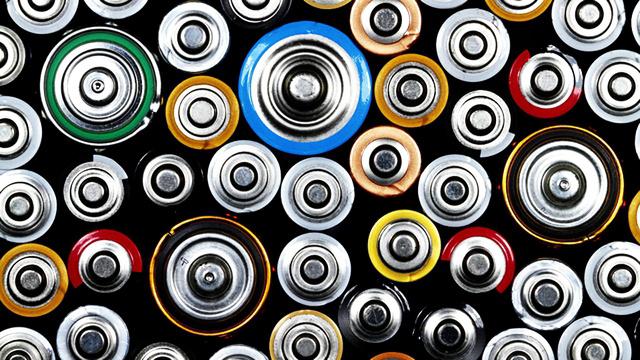 एएए बैटरी और उन्हें कैसे चार्ज करना है