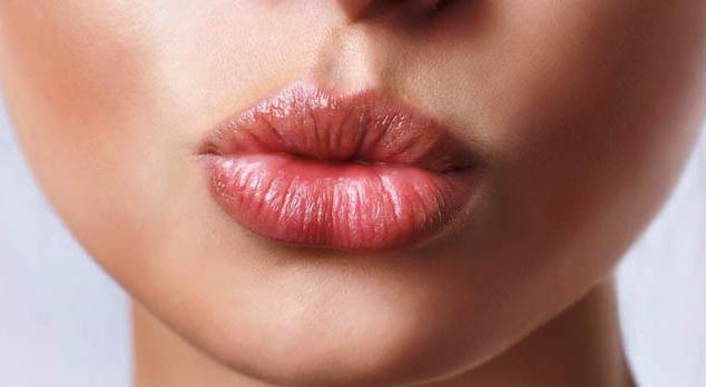 होंठ के घावों में घावों: उपचार के कारण और तरीके